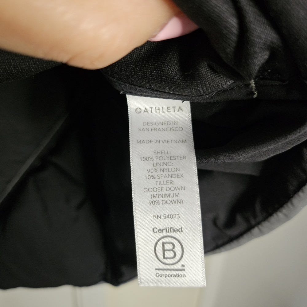 Athleta Women's Silver Quilted Vest - Picture 5 of 16